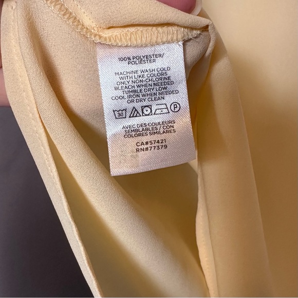 Ann Taylor Petite Yellow Ruffle High Neck Short Sleeve Blouse Size XXS - Picture 5 of 9